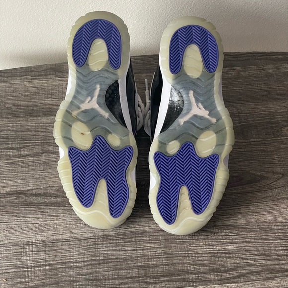 Jordan 11 Retro Concord (2018) - Picture 5 of 6